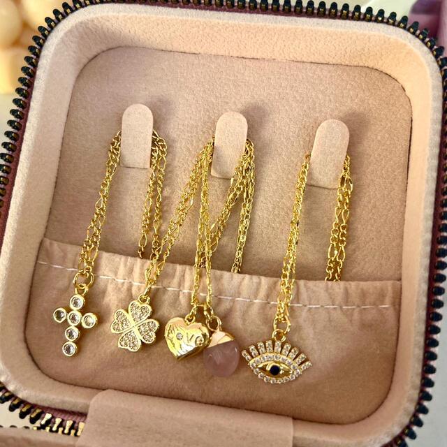 CADENA OJO ZIRCONIAS